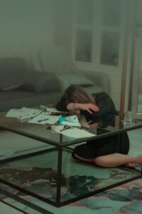 بے چینی اور ڈپریشن کا حل : اسباب، علامات اور عملی حل